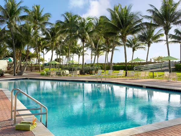 Holiday Inn Miami Beach Oceanfront-1