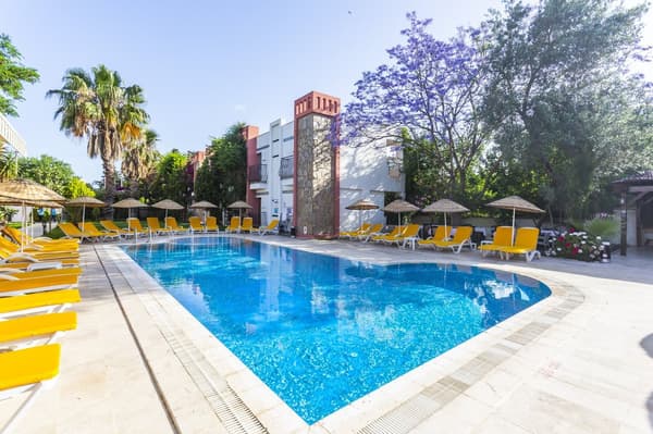 Kriss Hotel-1