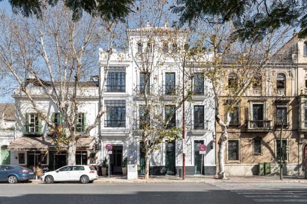 Uma Suites Parada del Marques-1