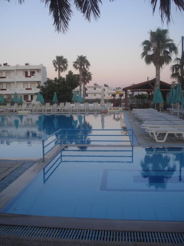 Peters Kool Pool Apts-1