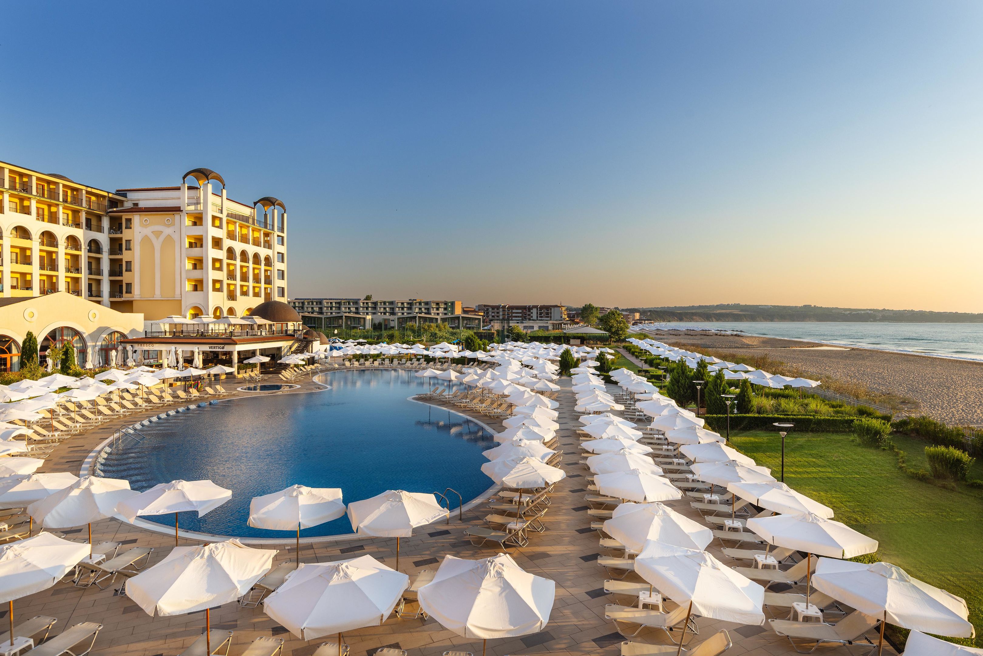 Alua Helios Bay