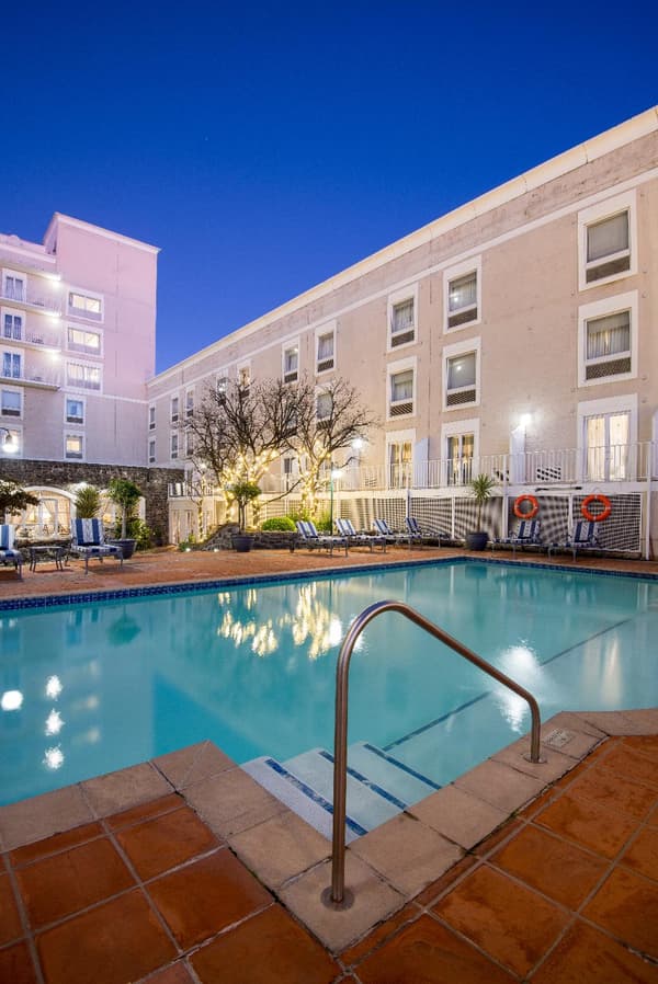 Commodore Hotel-1