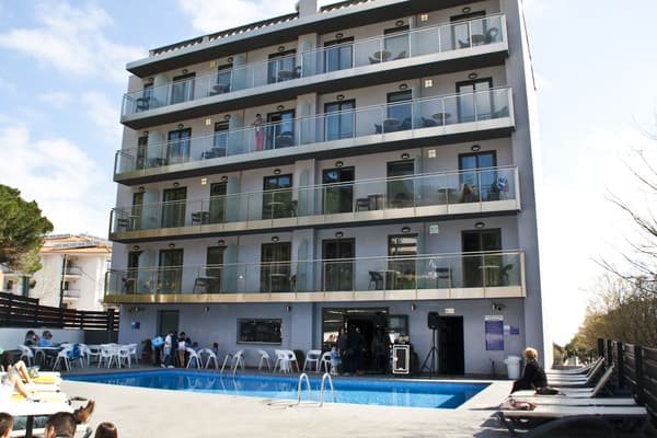 Summer Hotel-1