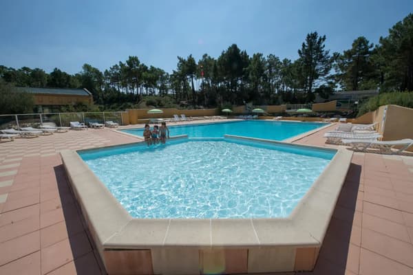 Camping Domaine des Pins-1