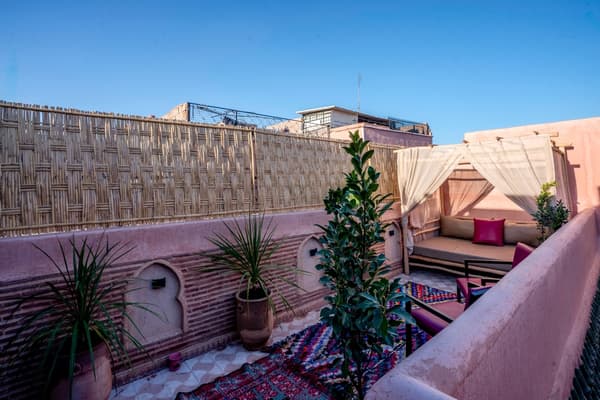 Riad Le Graff Pink-1
