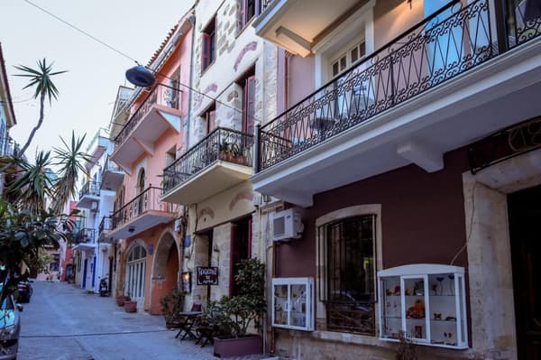 Consolato Boutique-1