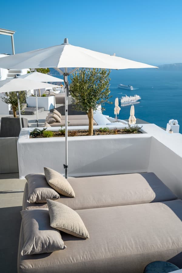 Iconic Santorini Hotel-1